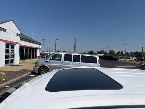 Certified 2025 Toyota Sienna XSE FWD image 4