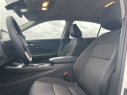 Used 2025 Nissan Altima 2.5 SV image 27