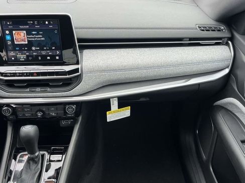 New 2026 Jeep Compass Latitude image 15