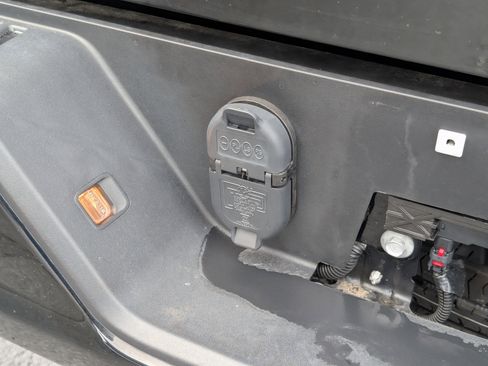 Used 2022 Chevrolet Silverado 1500 LT Trail Boss image 37