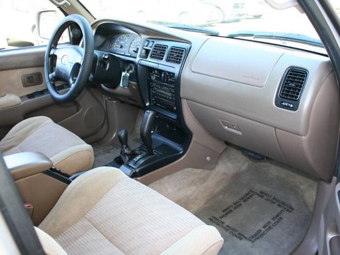 Used 1998 Toyota 4Runner SR5 AWD/4WD image 18