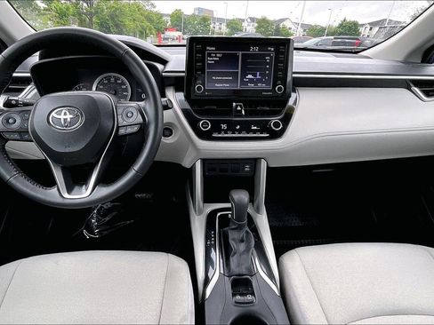 Used 2022 Toyota Corolla Cross LE w/ Moonroof Package AWD/4WD image 14