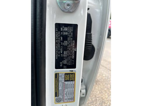 Used 2023 Kia Soul LX w/ LX Technology Package image 7