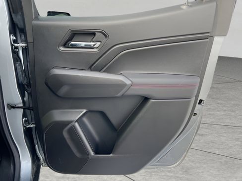 Used 2024 Chevrolet Colorado Z71 w/ Z71 Convenience Package 2 image 35