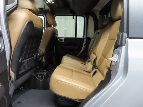 Used 2020 Jeep Gladiator Rubicon w/ Uconnect 4C Nav & Sound Group image 10