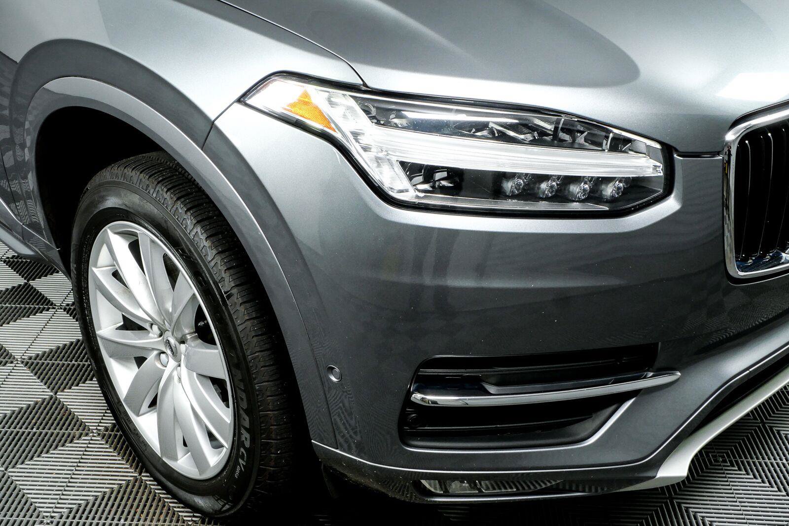Used 2018 Volvo XC90 T6 Momentum w/ Convenience Package AWD/4WD image 39