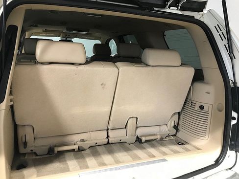 Used 2010 Cadillac Escalade Premium AWD/4WD image 31