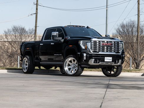 Used 2024 GMC Sierra 2500 Denali w/ Denali Reserve Package image 2