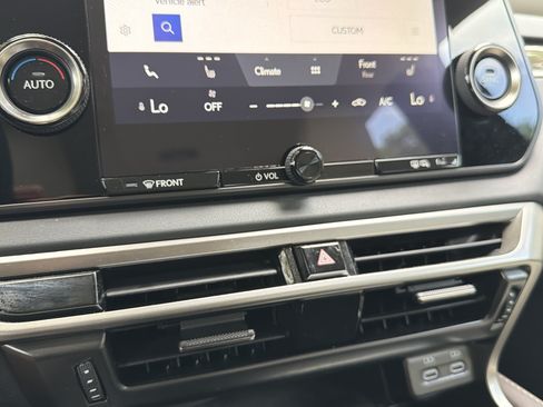 Used 2024 Lexus RX 350 FWD w/ Technology Package image 26