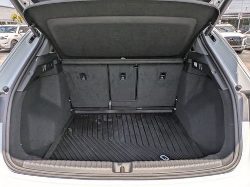 Used 2025 Audi Q4 e-tron Premium RWD image 9