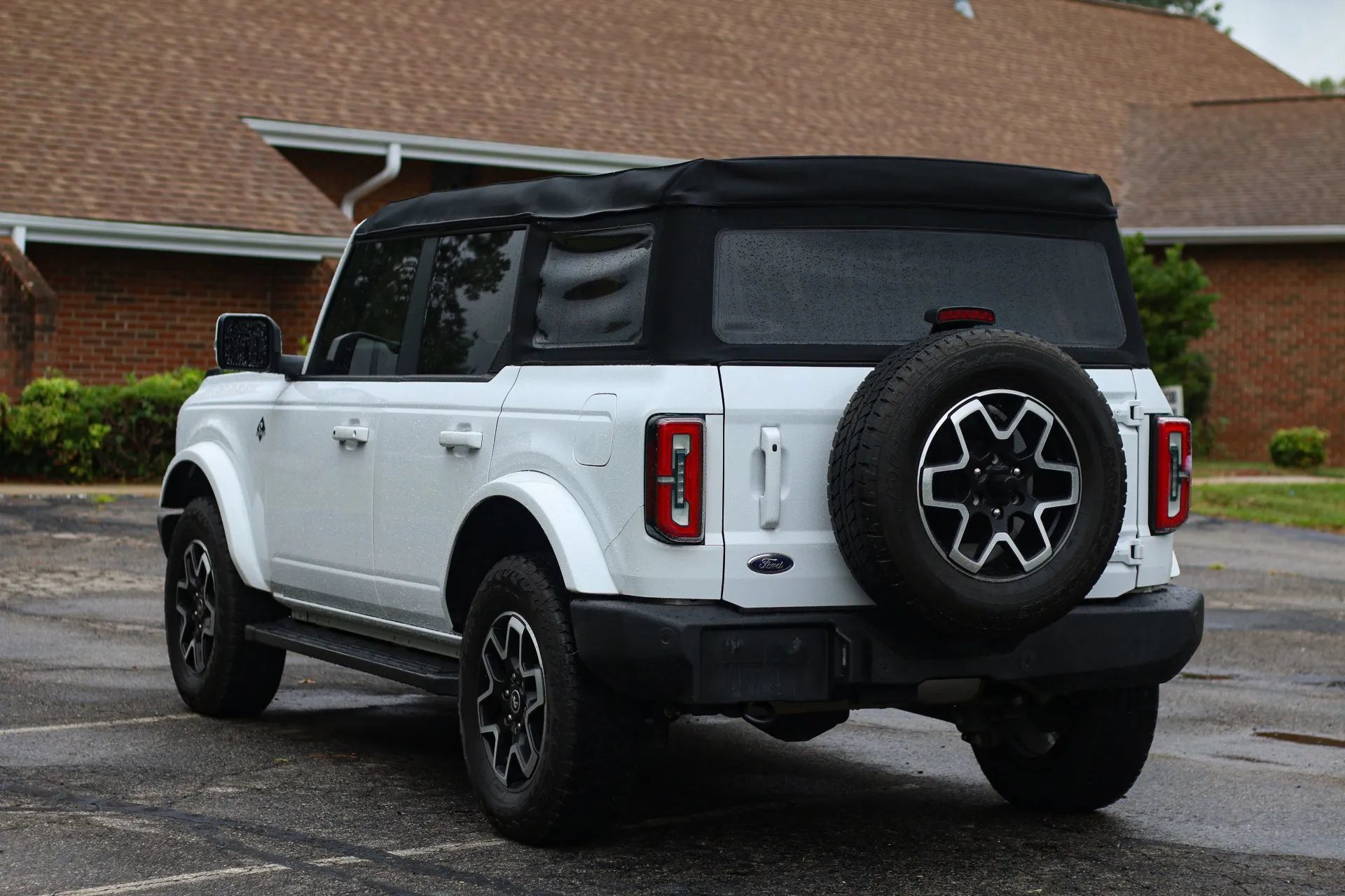 Used 2024 Ford Bronco Outer Banks AWD/4WD image 3