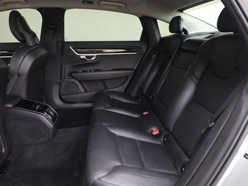 Used 2018 Volvo S90 T5 Momentum w/ Convenience Package FWD image 20