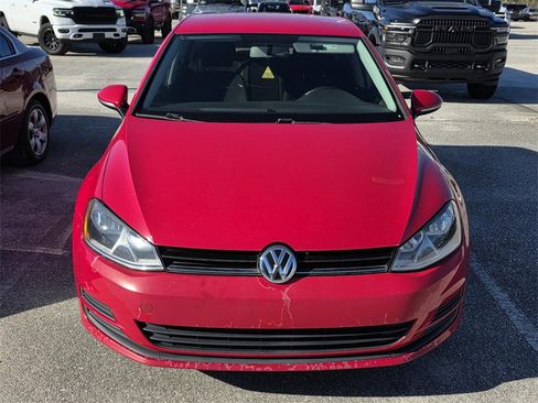 Used 2016 Volkswagen Golf S image 2