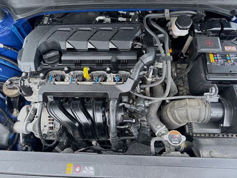 Used 2023 Hyundai Venue Limited FWD image 32