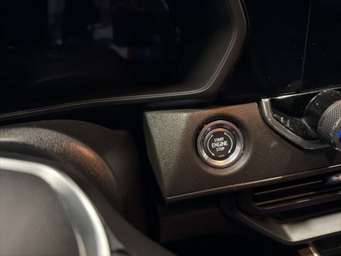 Used 2025 Chevrolet Colorado Trail Boss image 19