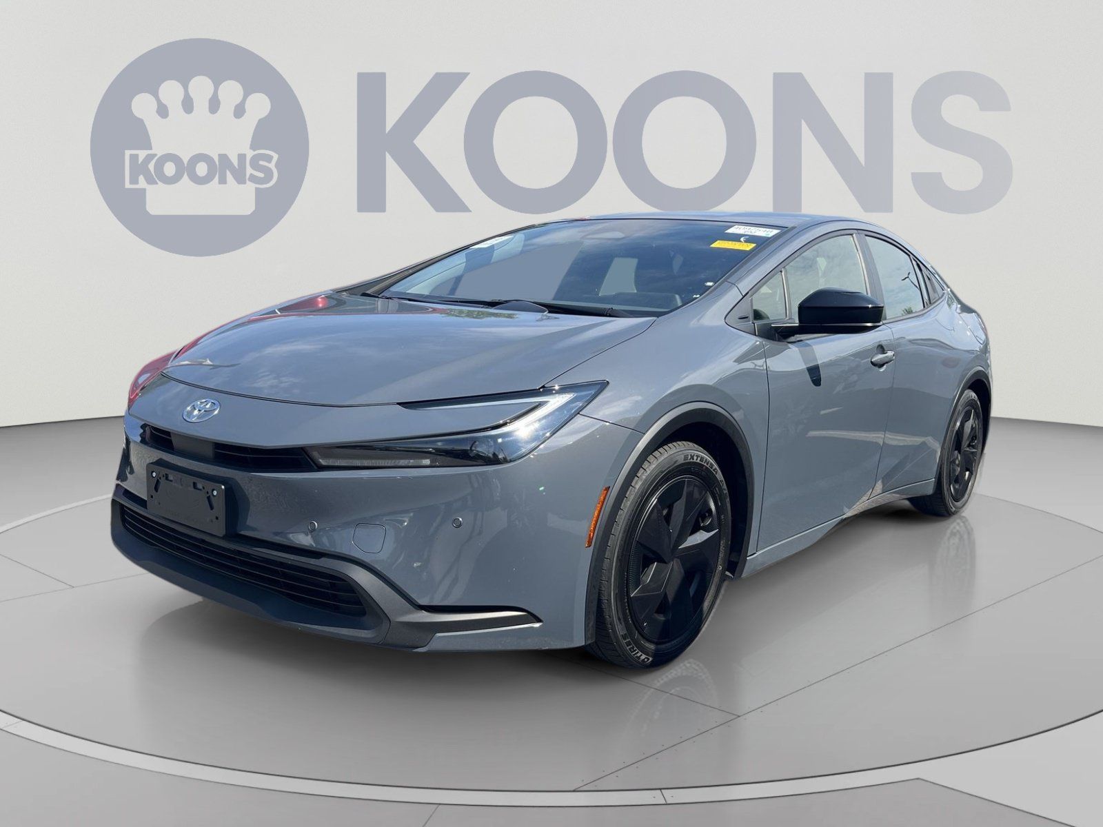 Used 2025 Toyota Prius LE FWD image 1