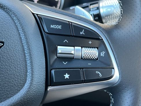 Used 2026 Genesis G70 2.5T image 30