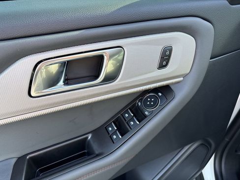 New 2026 Ford Explorer Active image 18