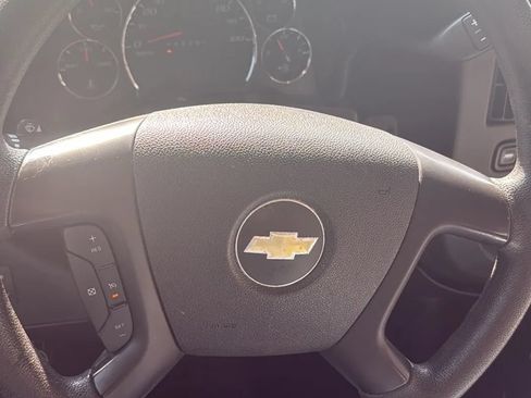 Used 2013 Chevrolet Express 4500 w/ Shuttle Bus Package RWD image 26