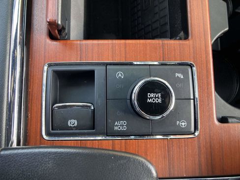Used 2021 Lincoln Navigator Reserve AWD/4WD image 27