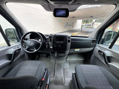 Used 2018 Mercedes-Benz Sprinter 2500 image 9