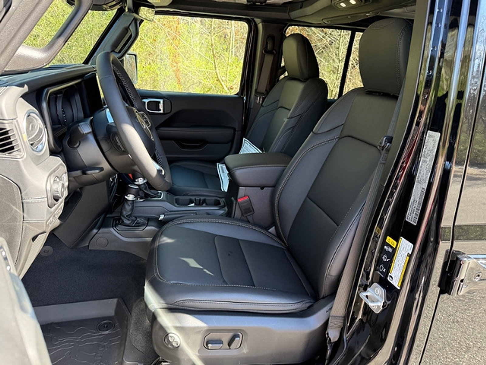 New 2026 Jeep Wrangler Unlimited Sahara AWD/4WD image 12