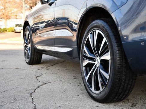 Certified 2025 Volvo XC60 B5 Plus image 9