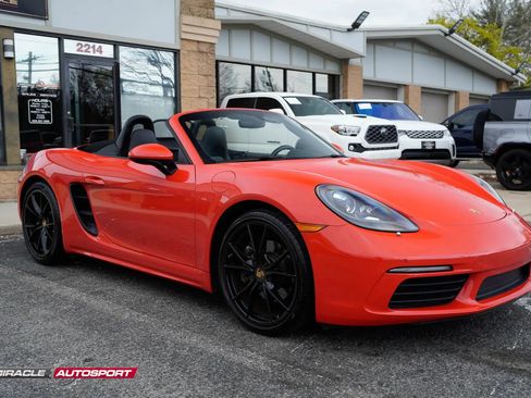 Used 2017 Porsche 718 Boxster image 9