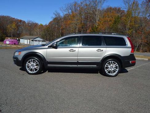 Used 2016 Volvo XC70 T5 Premier w/ Proximity Package FWD image 5