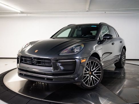 Certified 2026 Porsche Macan AWD/4WD image 1