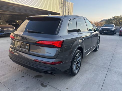 Certified 2025 Audi Q7 2.0T Premium w/ Convenience Plus Package image 6