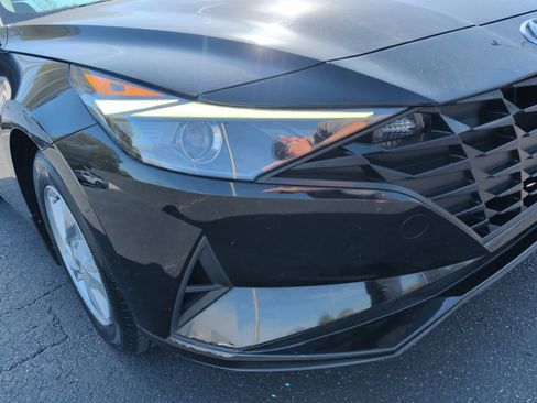 Used 2023 Hyundai Elantra SE w/ Preferred Accessory Package image 24