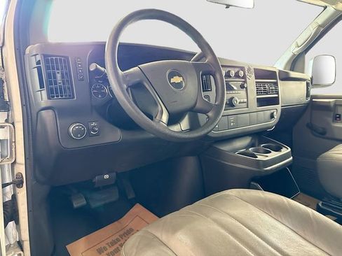 Used 2009 Chevrolet Express 2500 RWD image 10