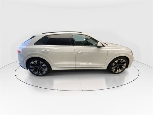 New 2026 Audi Q8 Premium Plus image 9