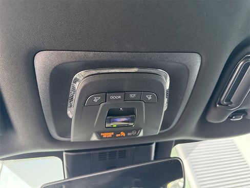 New 2026 Subaru Solterra Limited XT image 28