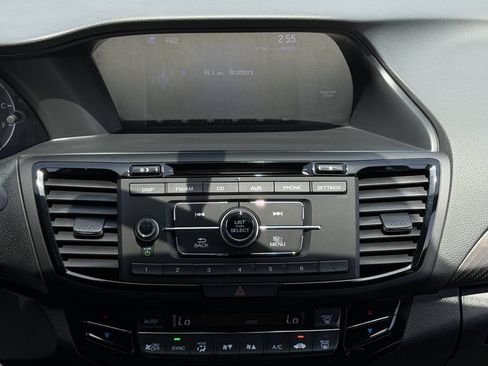 Used 2017 Honda Accord Sport image 17