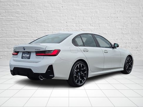 New 2026 BMW 330i xDrive Sedan w/ M Sport Package AWD/4WD image 4