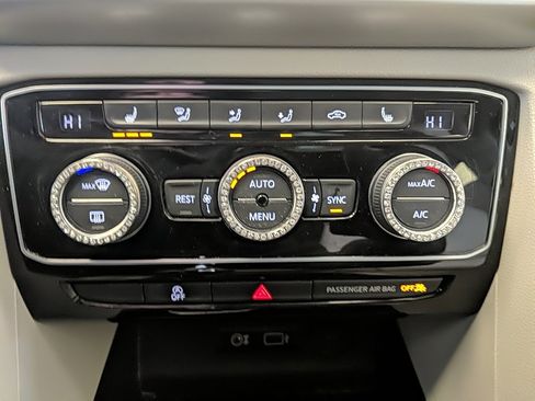 Used 2018 Volkswagen Atlas SEL image 24