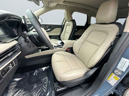 Used 2025 Lincoln Corsair Grand Touring w/ Equipment Group 301A AWD/4WD image 9