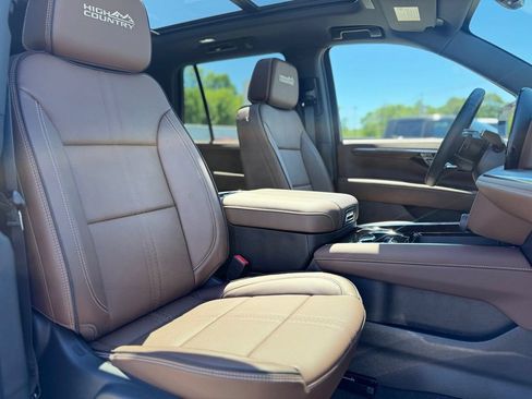Used 2026 Chevrolet Tahoe High Country w/ Sun And Tow Package AWD/4WD image 12