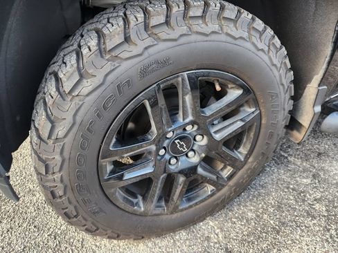 Used 2022 Chevrolet Silverado 1500 Custom AWD/4WD image 10