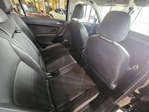 Used 2019 Volkswagen Tiguan SE FWD image 16