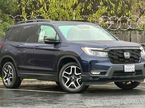 Used 2023 Honda Passport Elite image 2