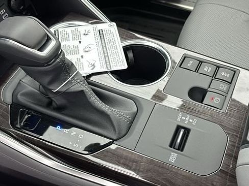 New 2026 Toyota Highlander Platinum image 26