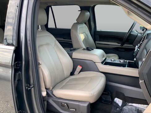 Used 2020 Ford Expedition Limited w/ Equipment Group 302A AWD/4WD image 9