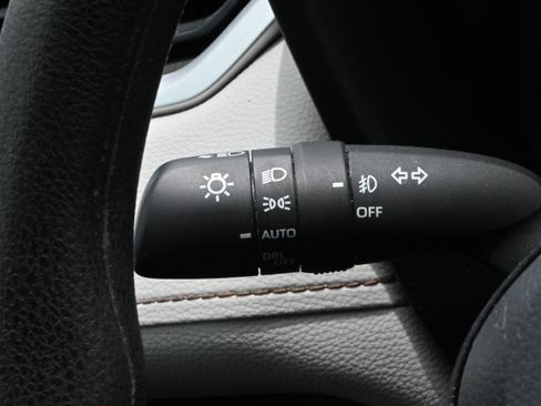 Used 2019 Toyota RAV4 XLE FWD image 30