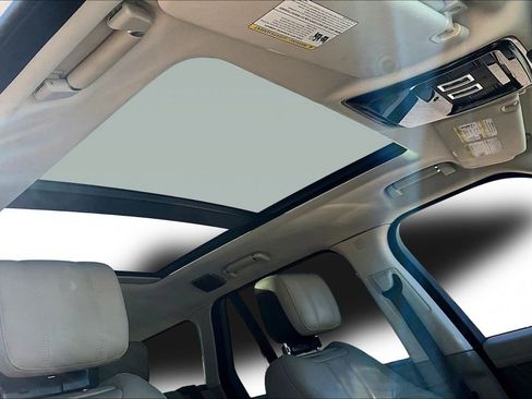 Used 2018 Land Rover Range Rover HSE image 27