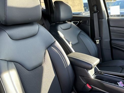 New 2026 Jeep Compass Latitude w/ Sun and Sound Group image 13