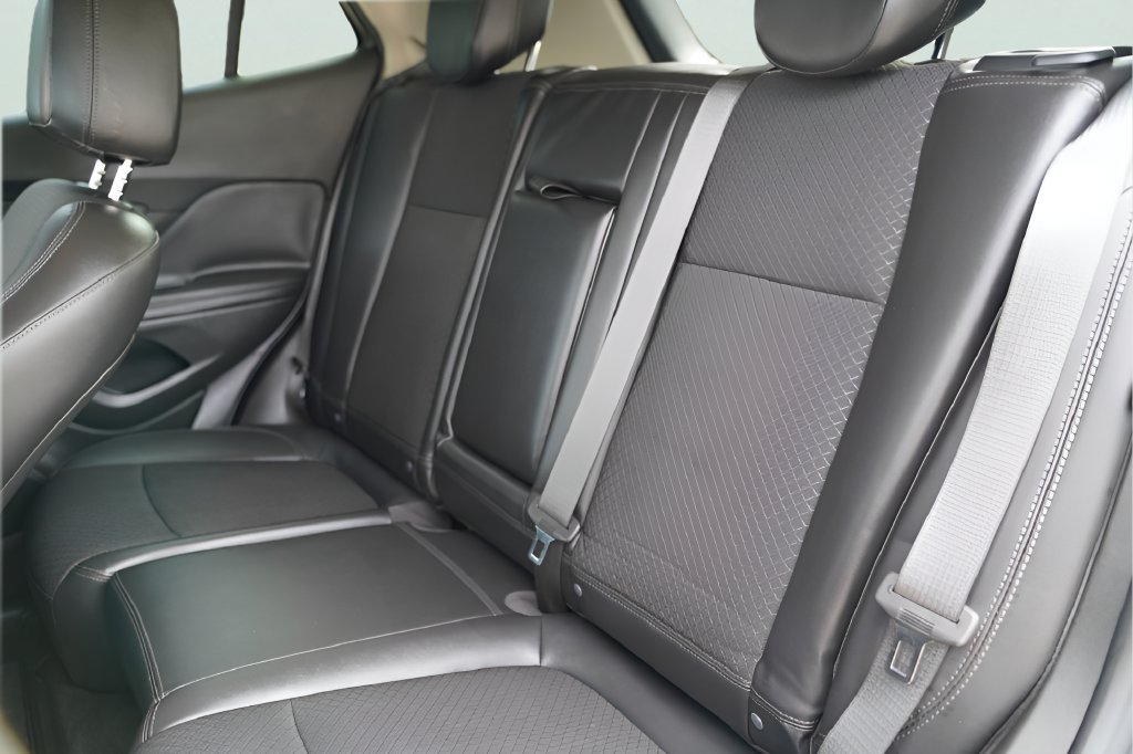 Used 2019 Buick Encore Sport Touring FWD image 29
