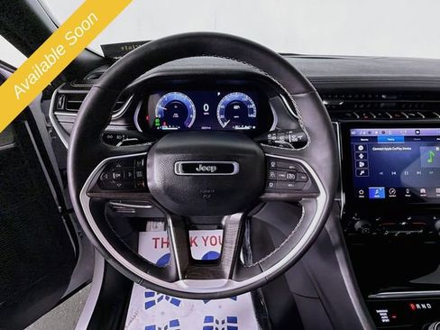 Used 2024 Jeep Grand Cherokee L Limited AWD/4WD image 11
